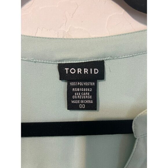 Torrid Sz 00 (US 10 M/L) Light Green Split Sleeve Balloon Sleeve Flowy Blouse - Picture 3 of 7